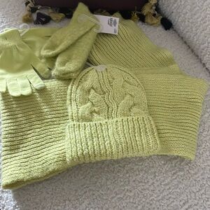 NEW 4 piece Scarf, Hat, Gloves and Socks!!!